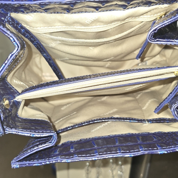 Elegant Blue Croc-Embossed Shoulder Bag. Brahmin. Great Condition - Picture 3 of 4